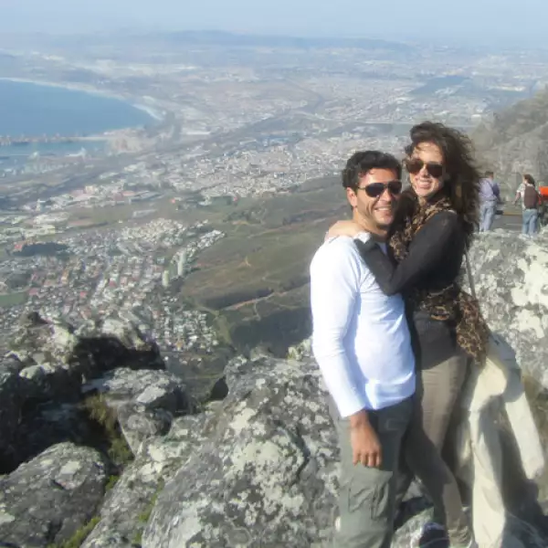 Jacky muy enamorada en Ciudad del Cabo en Sudáfrica.
