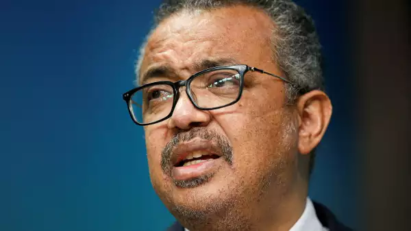 El jefe de la Organización Mundial de la Salud, Tedros Adhanom Ghebreyesus, da una declaración sobre la vacunación contra la enfermedad por coronavirus (COVID-19), durante una cumbre de la Unión Europea y la Unión Africana, en Bruselas, Bélgica.