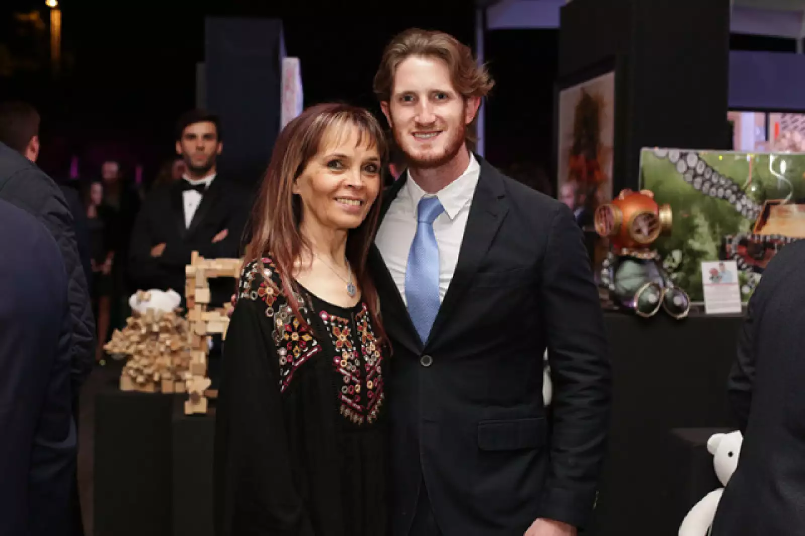 Elena Lozoya y Christopher Pratts