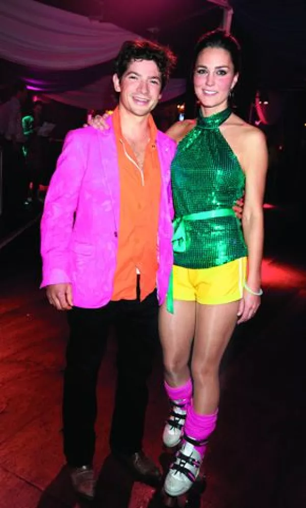 Su amigo Sam Waley-Cohen le ayudó a organizar la "noche disco".