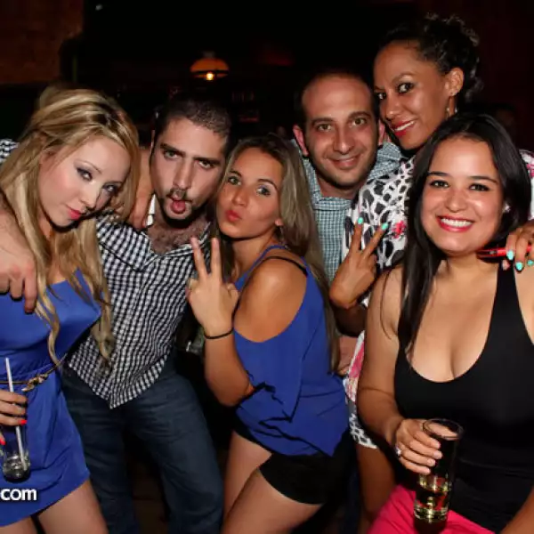 Karla Puga, Adolfo Muzzali, Melissa Hernández, Carlos Mizrahi, Cristina Smith y Mariana Ortíz