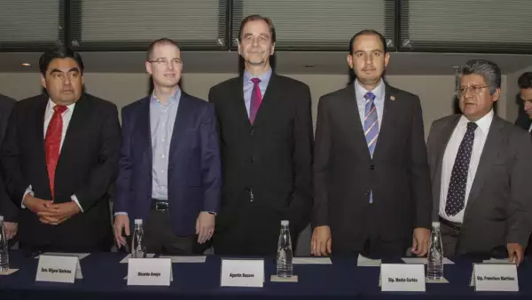 Los dirigentes anunciaron frente contra la corrupción.