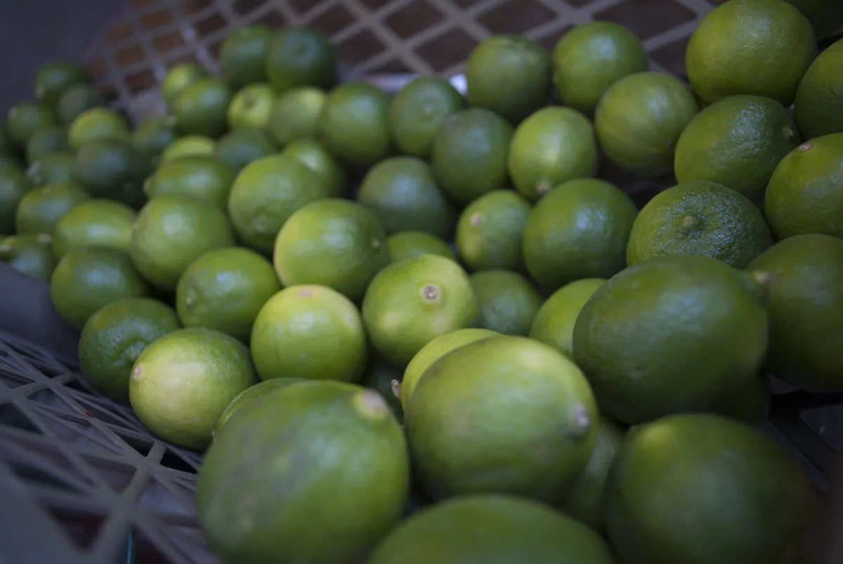 El precio del limón registró un aumento de 38% en marzo, según el INEGI.