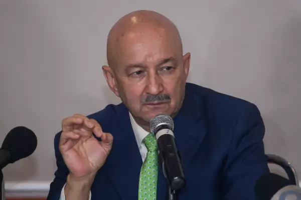 Carlos Salinas de Gortari reaparece junto en una fiesta en España con Quirino Ordaz
