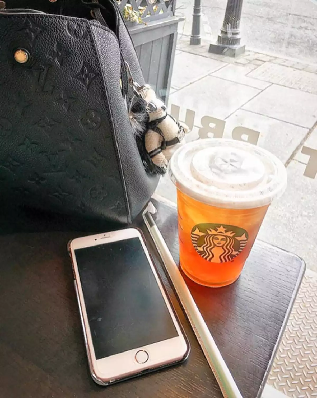 Esta fue la primera imagen que compartió en sus redes sociales en la que compartía con sus seguidores su optimismo por evitar que el Lyme regresara a su vida.