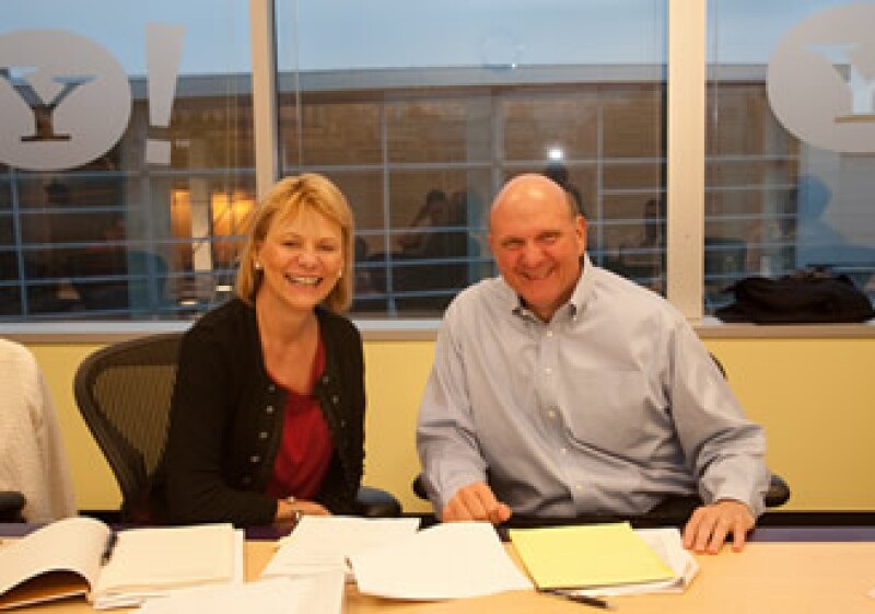 Carol Bartz, CEO de Yahoo! y Steve Ballmer, CEO de Microsoft, anunciaron su alianza el 29 de julio. (Foto: Cortesía Flickr)