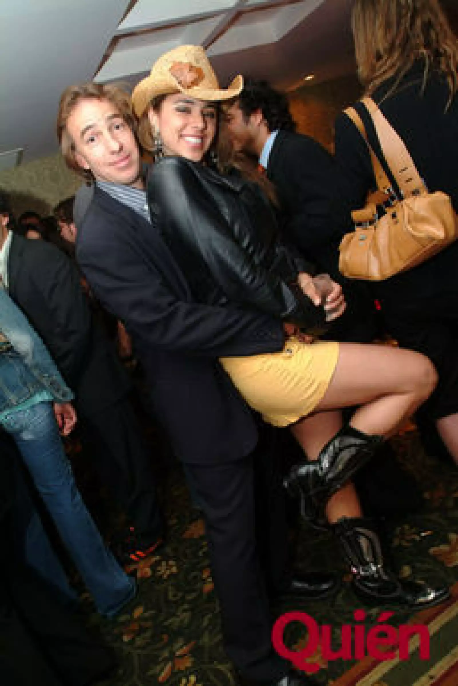 Benny Corral, Ana Carla Sinclair