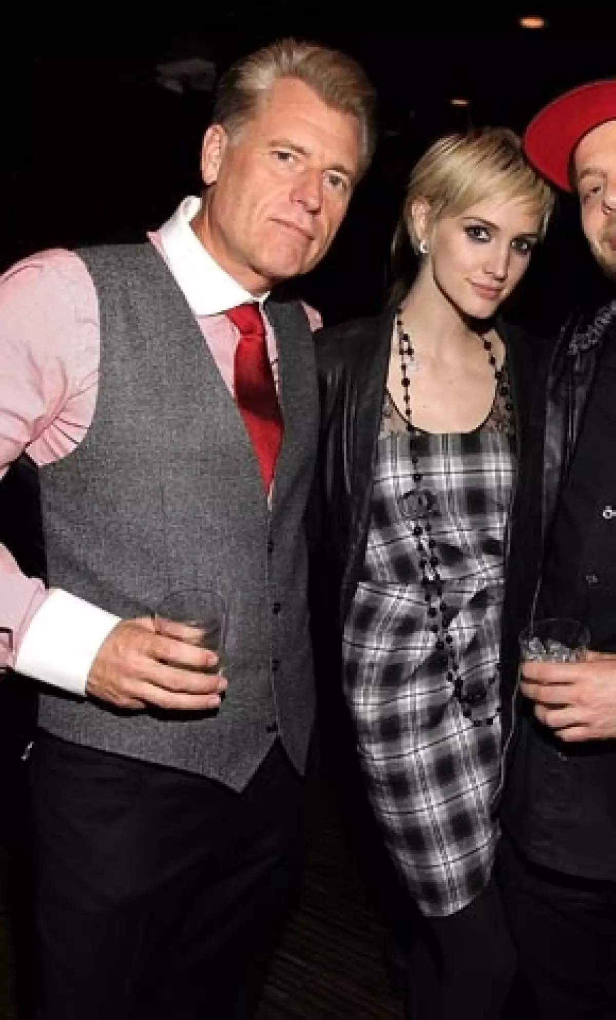 De acuerdo con The Daily Mail, el proceso de pérdida de peso de la cantante podría estarse complicando por el estrés que le han causado los rumores de que su padre es gay.