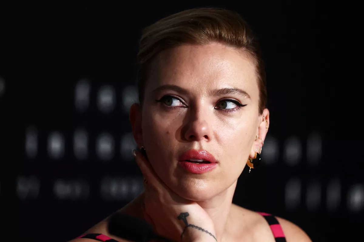 Scarlett Johansson se negó a que usaran su voz en ChatGPT y buscaron una similar