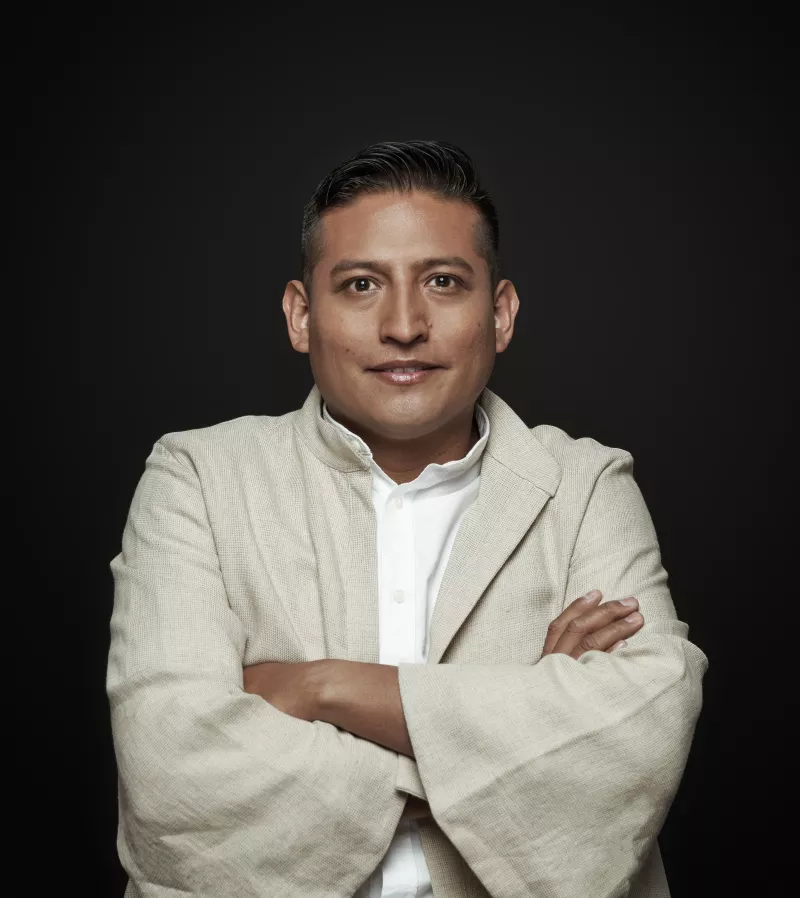 Israel Loyola.