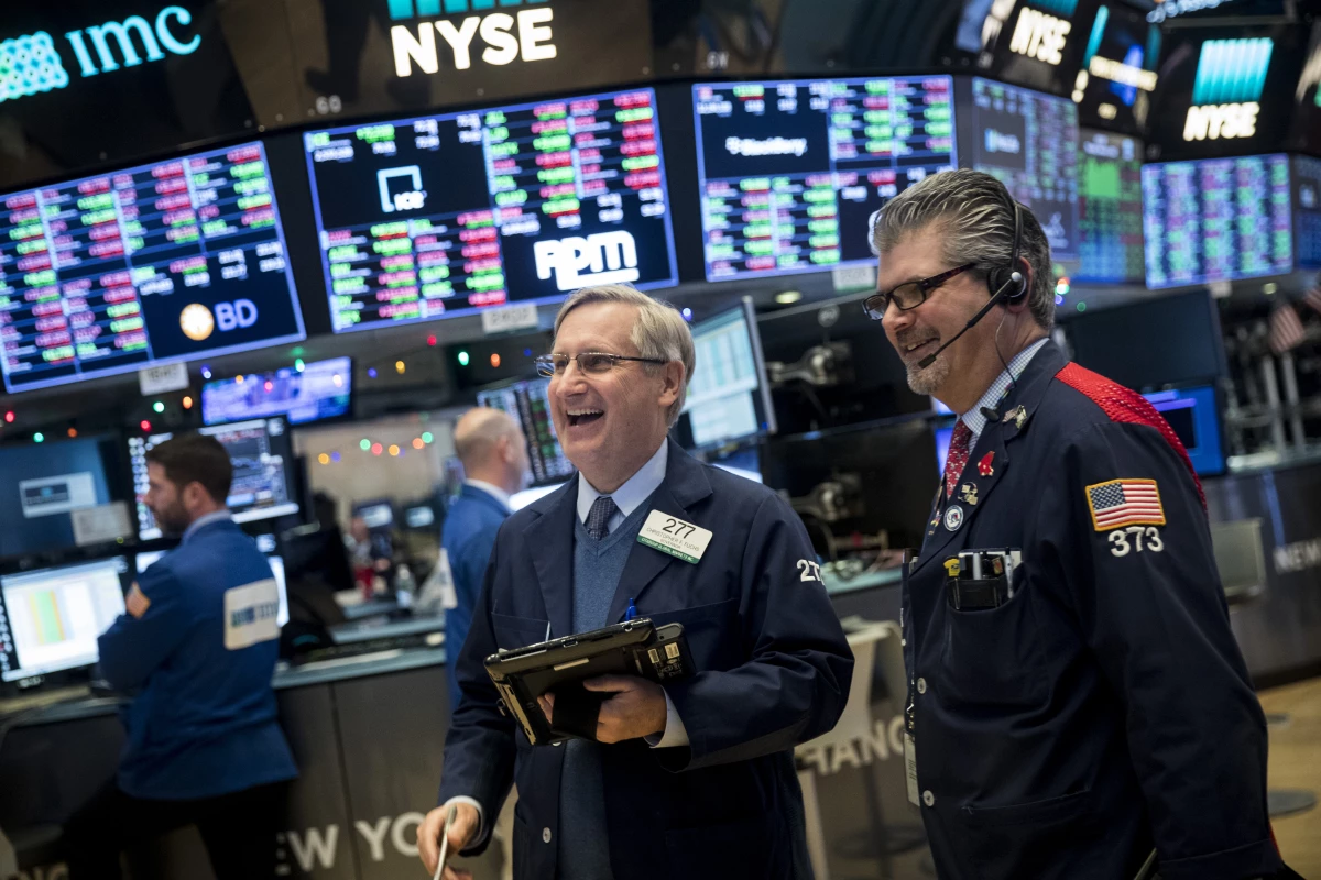 Dow Jones Industrials Cross 25,000 For The First Time In History