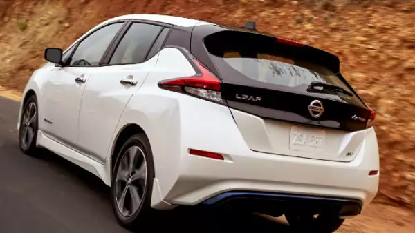 Nissan Leaf 2018 (b)