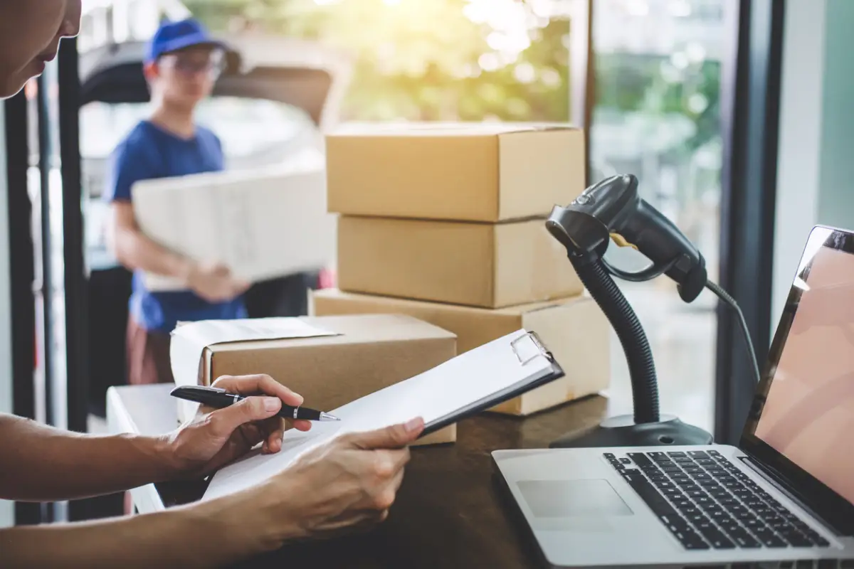 SAT endurece controles y dispara recaudación por importaciones en 2025