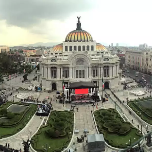 Palacio de Bellas Artes previo al homenaje a Juan Gabriel.