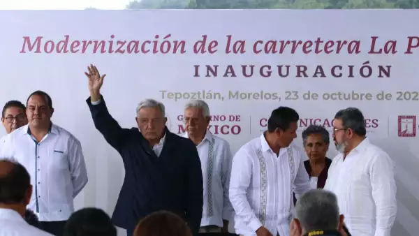 Andrés Manuel López Obrador, presidente de la República, durante su discurso en la inauguración de la carretera La Pera-Cuautla.