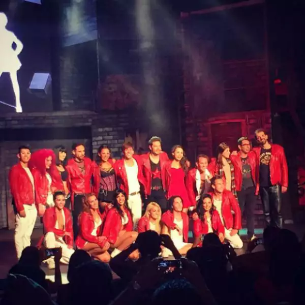 El elenco completo del musical al terminar su exitosa función en Acapulco.