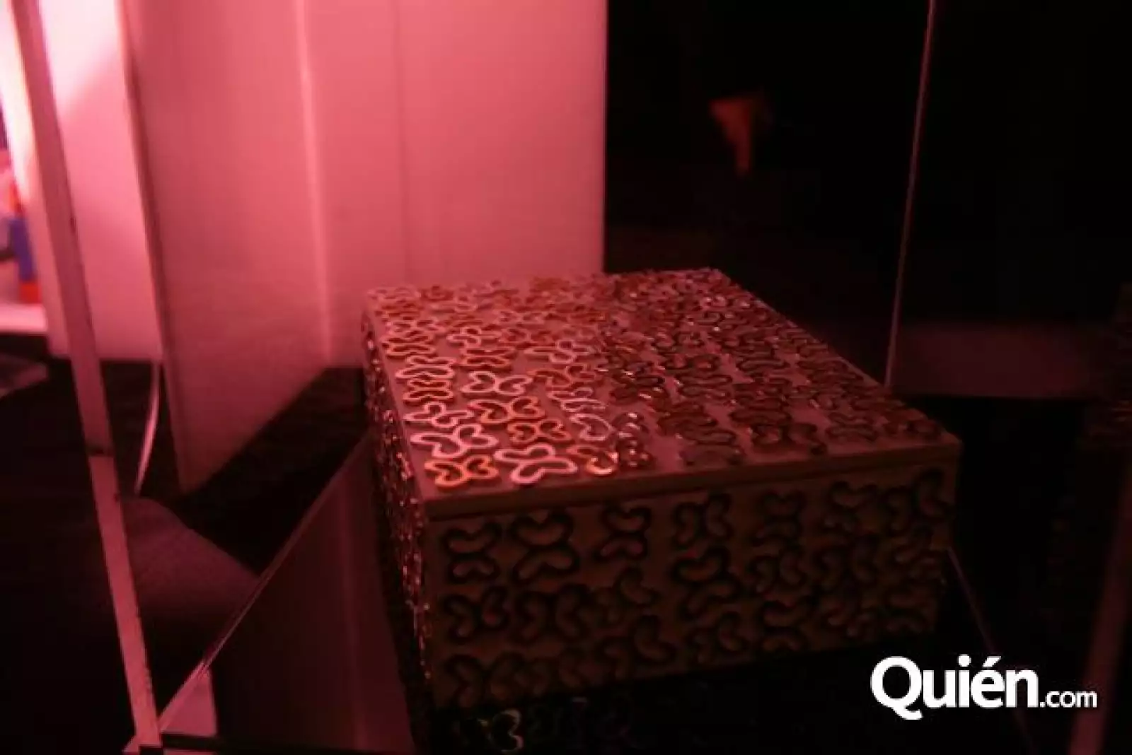 Cajas en subasta revive el arte