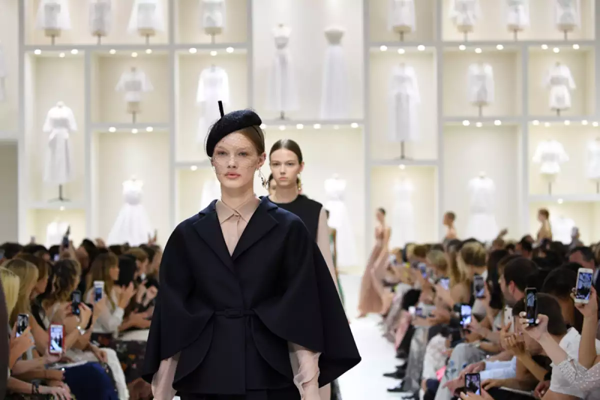 Christian Dior : Runway - Paris Fashion Week - Haute Couture Fall Winter 2018/2019