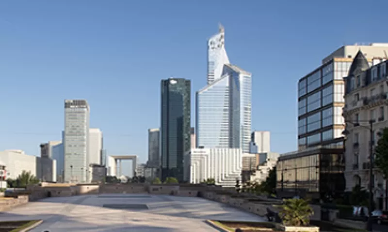 Con una altura de 231 metros, la Tour First se convirtió en la torre más alta de Paris. (Foto: Hufton+ Crow)