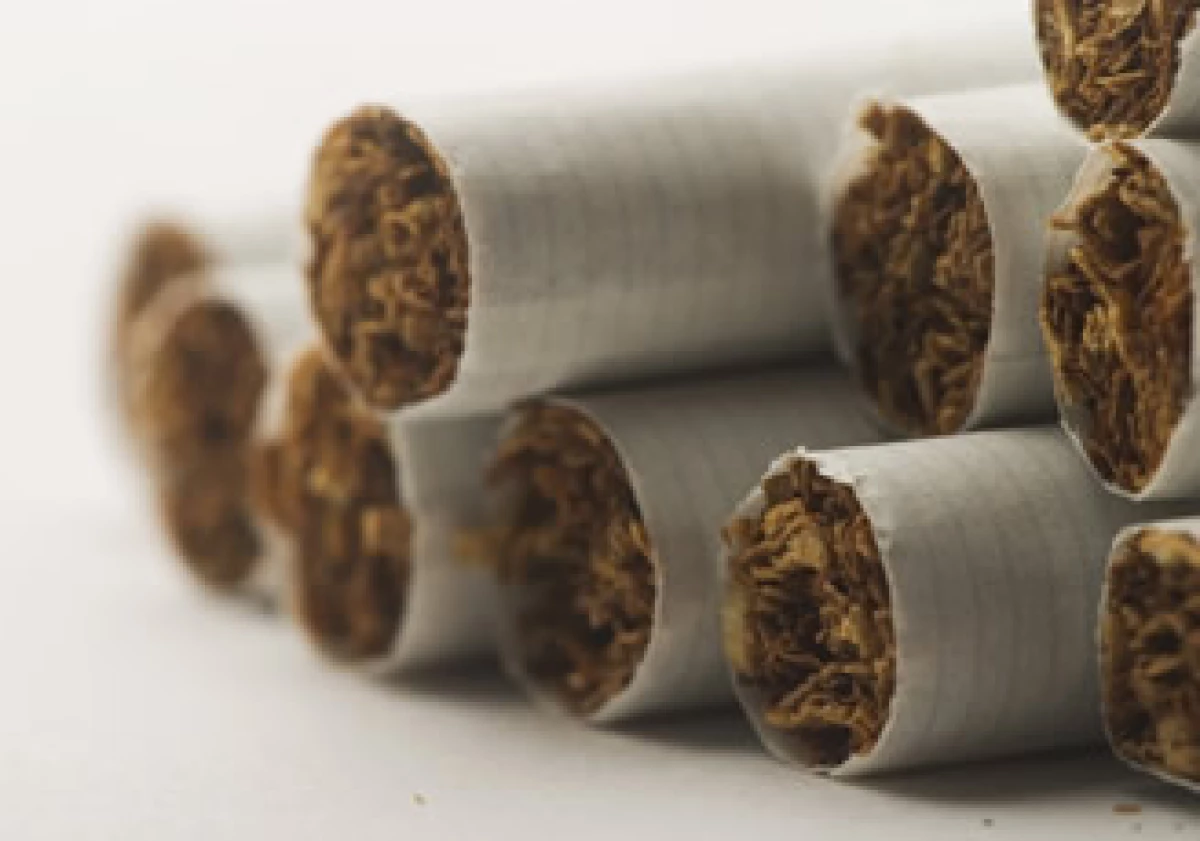 Los legisladores esperan recaudar 12,076 mdp para 2011 por la modificación en el impuesto al cigarro. (Foto: Photos to go)