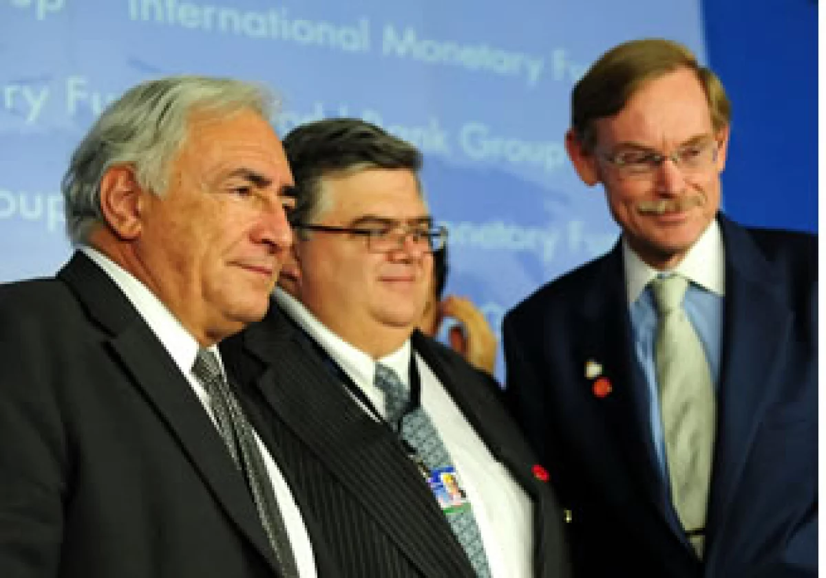 Agustín Carstens (centro) tiene amplio reconocimiento en el ámbito internacional (Foto: Notimex)