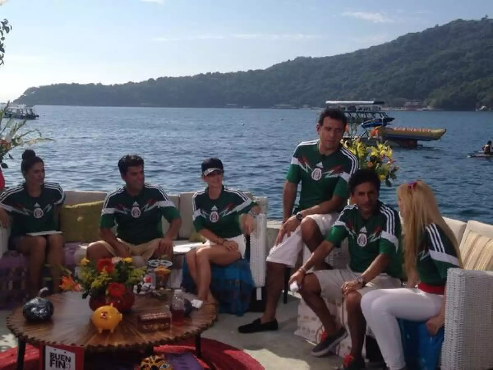 Los conductores se pusieron la playera del Tri para apoyar al equipo.