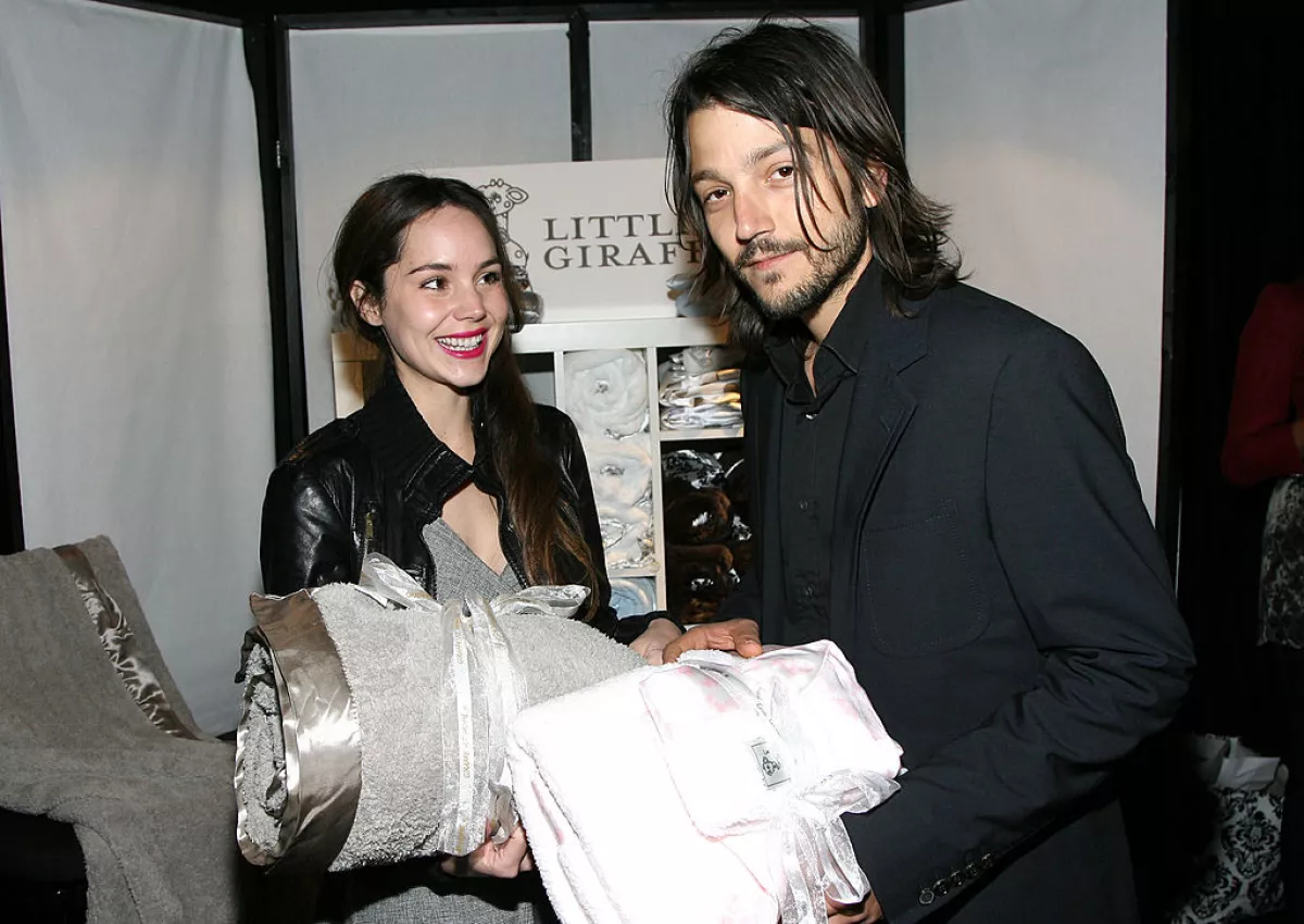 Camila Sodi y Diego Luna.