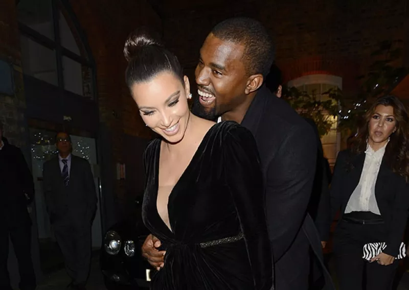 La amistad que existe entre ellos está ayudando a que su relación funcione. El rapero está ansioso por casarse con Kim, pero no podrán hacerlo hasta que ella se divorcie.