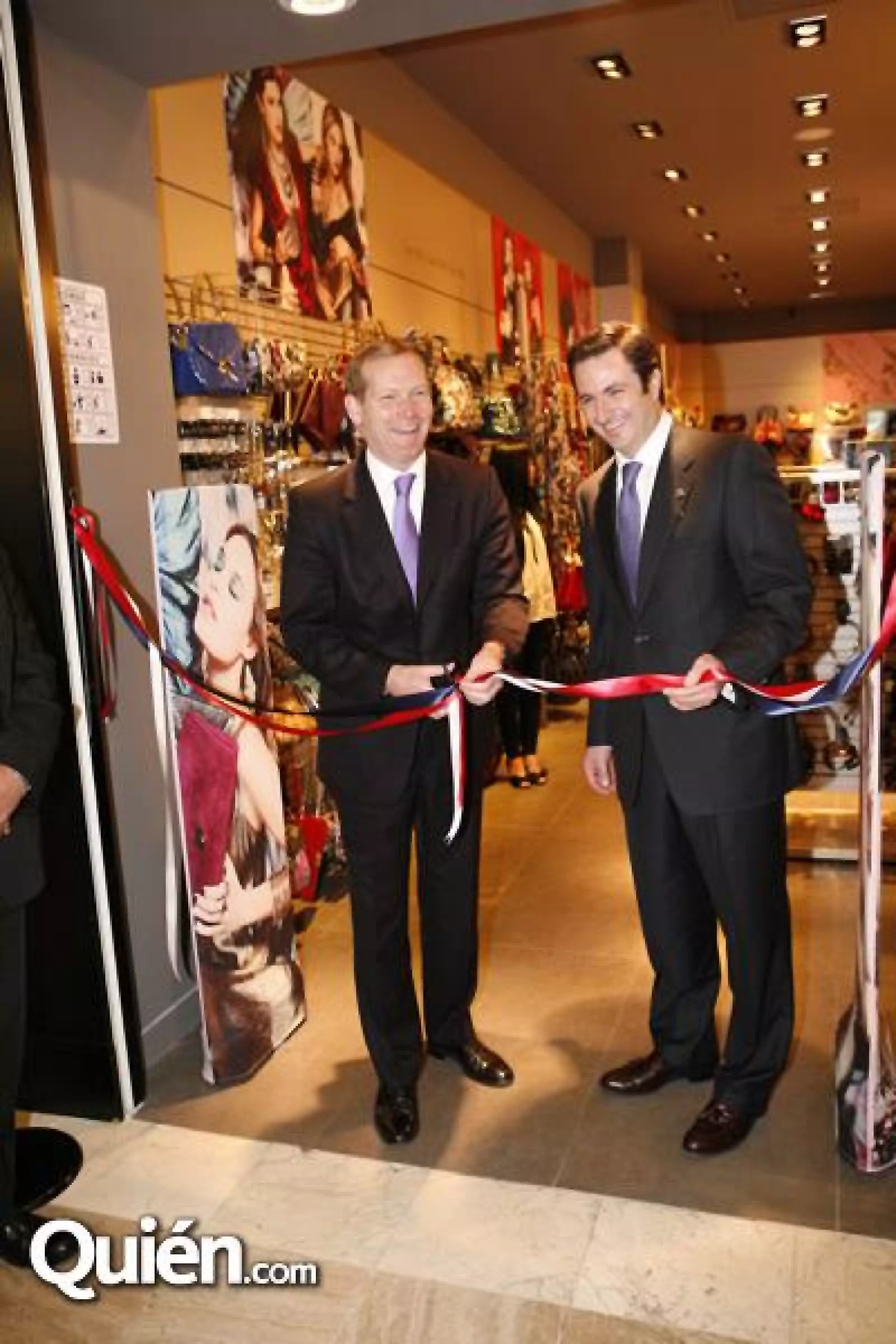 Jeremy Browne,Eduardo Henkel