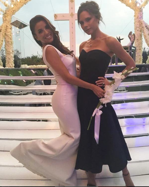 Victoria Beckham diseñó el vestido de Eva Longoria y la llamó ´la mujer más inteligente y hermosa que he conocido´.