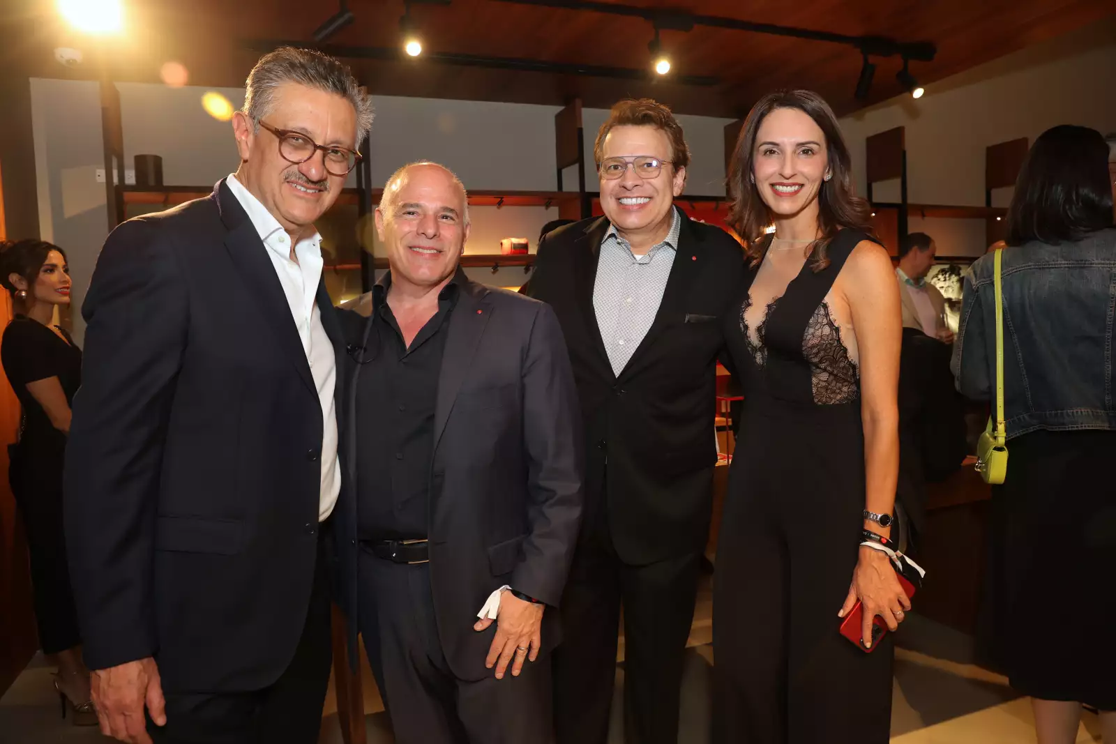 Rafael Espinosa , Sam Walker , Mike Giannattasio y Betsy May 