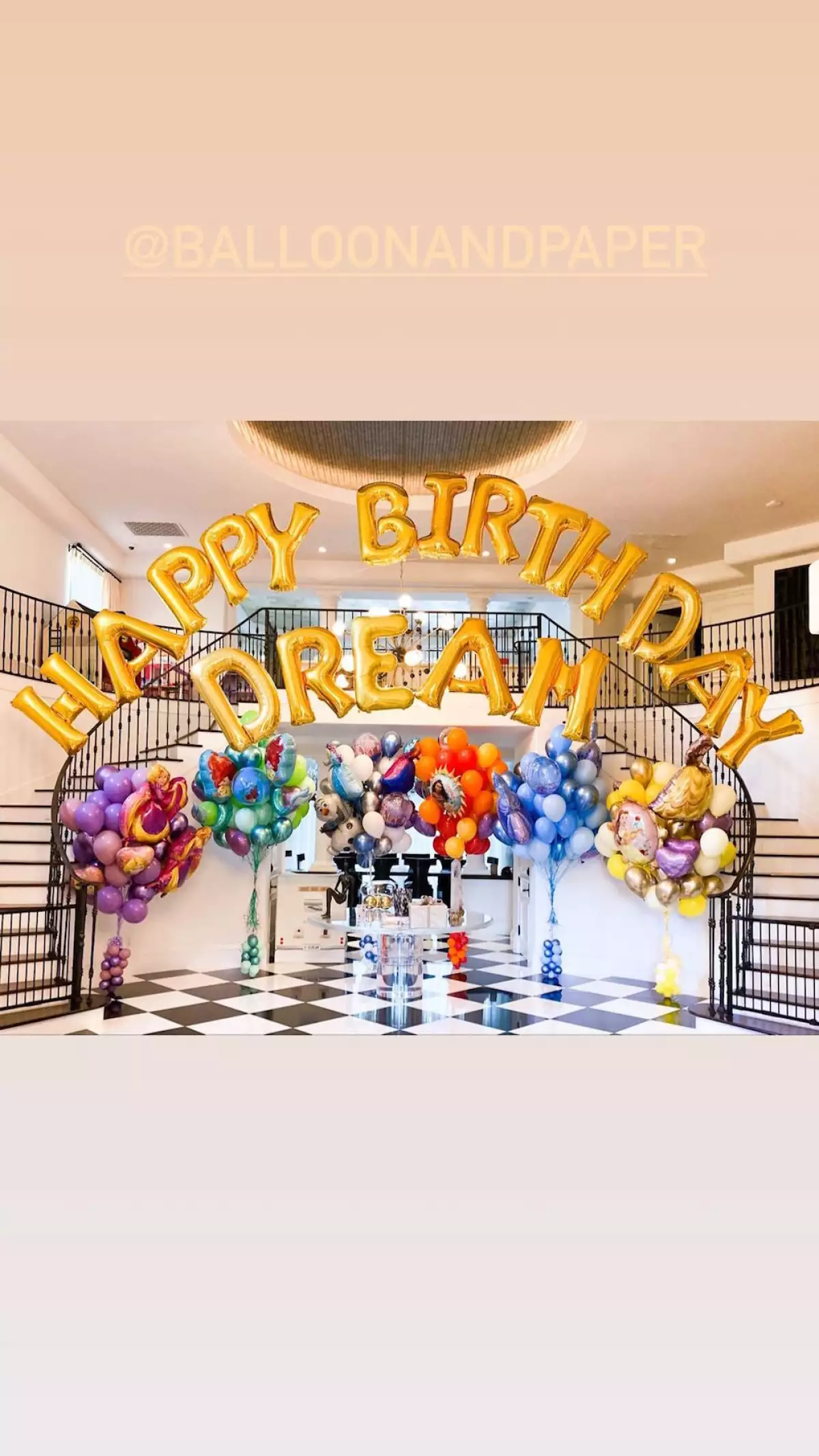 dream-kardashian-globos.jpg