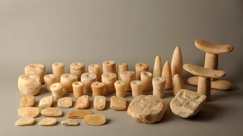 utensilios hallados en la tumba del fararon Haguti Najt