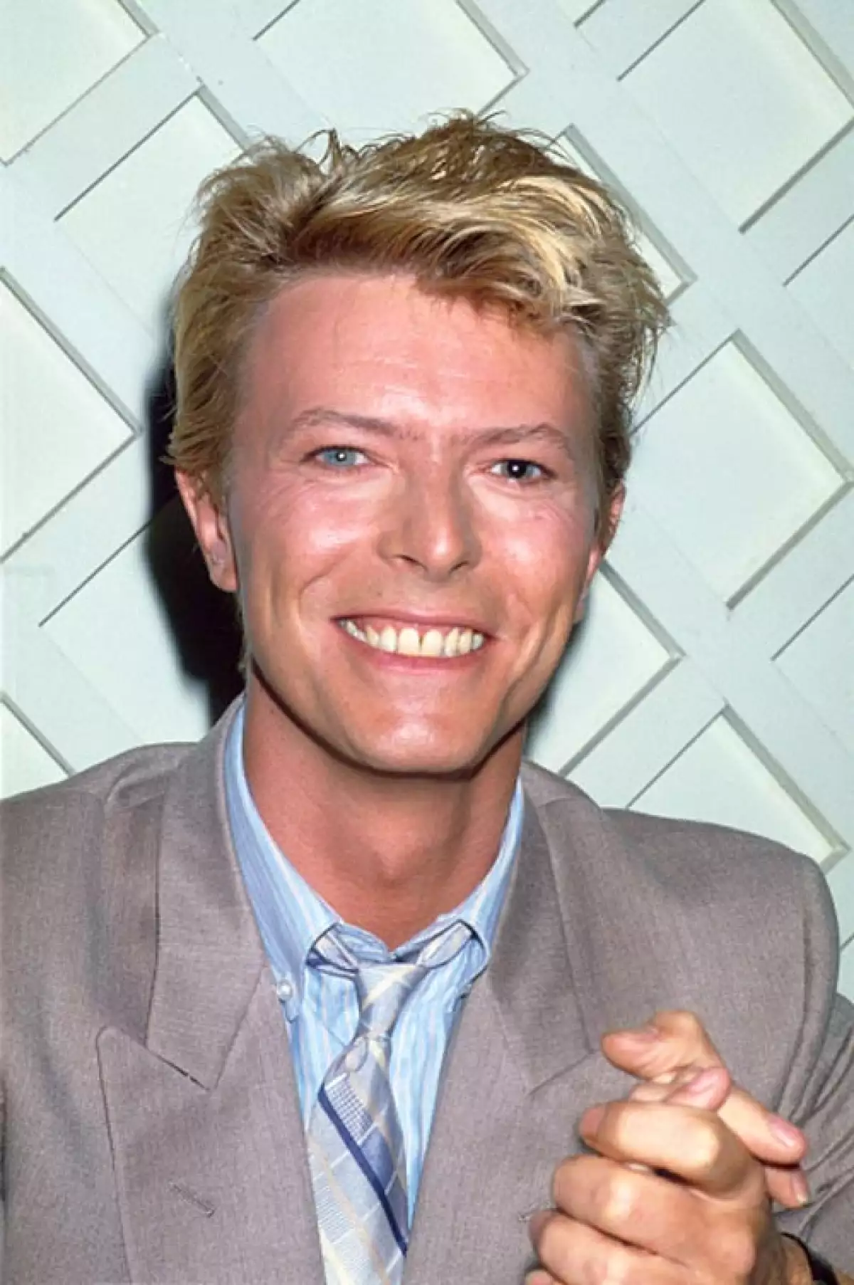 Tal vez es el más conocido por sus ojos así.