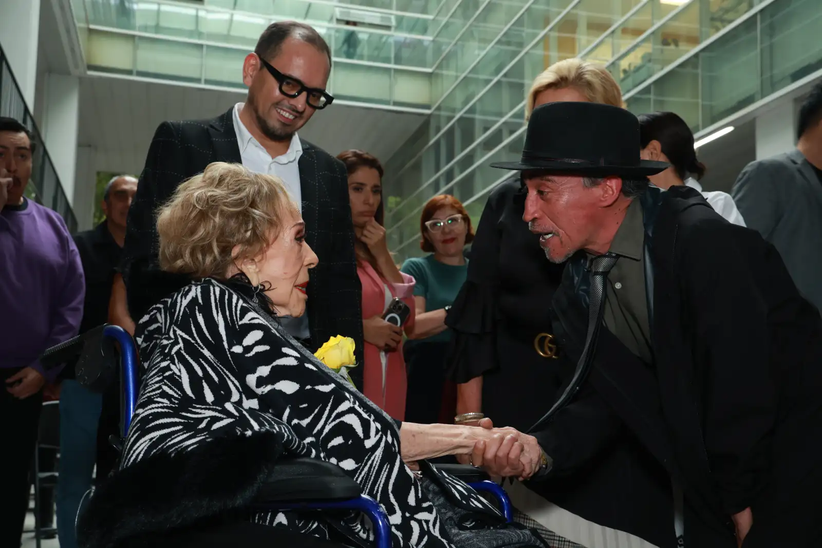  Silvia Pinal y Roberto Sosa