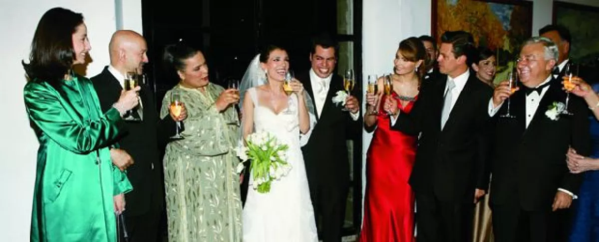 El ex Presidente fue testigo en la boda de la hiija de Emilio Chuayfett, al igual que Enrique Peña Nieto.