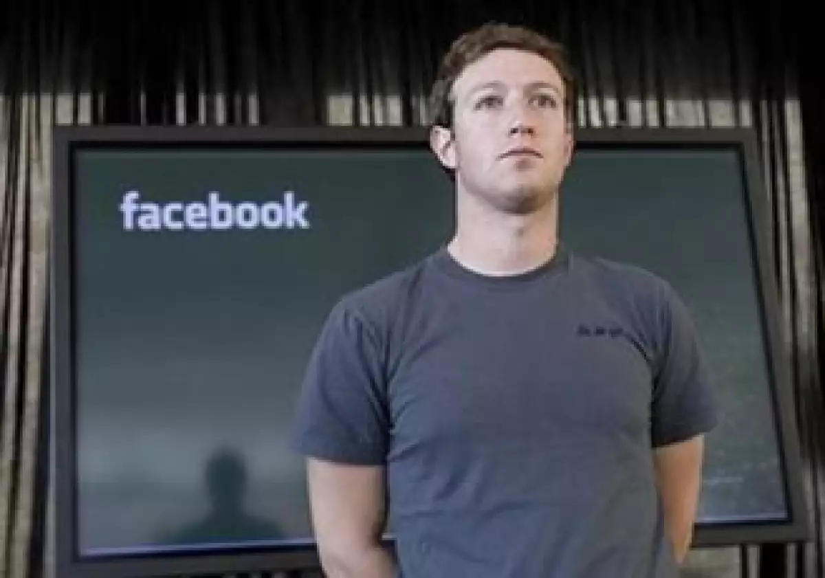Mark Zuckerberg, CEO de Facebook, fue elegido el personaje del año 2010 por la revista Time. (Foto: Reuters)