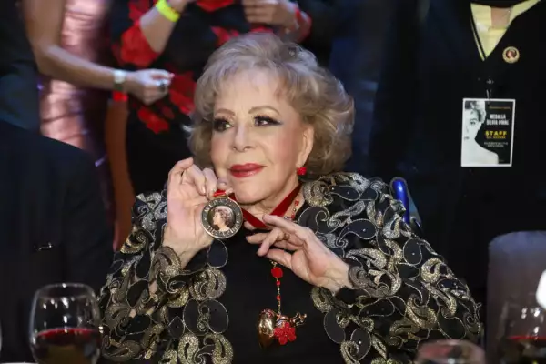 Actress Silvia Pinal Receives An Award For Her Career