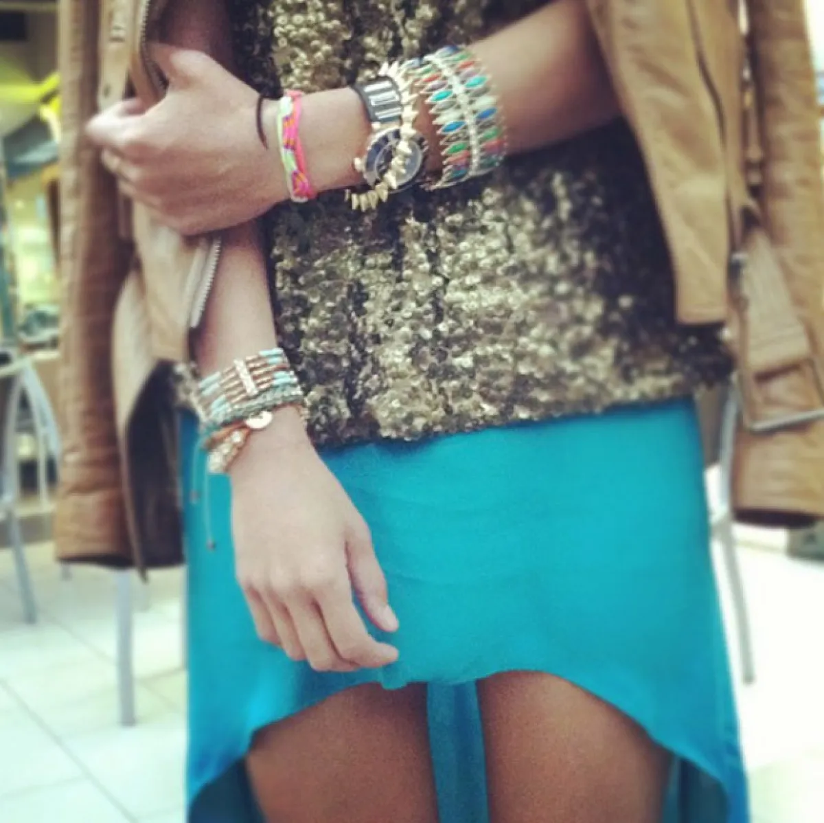 La blogger solía compartir close ups a sus outfits.