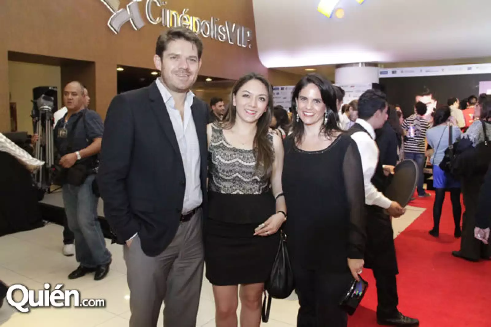 Edgar López,Fernanda Yong,María Noriega