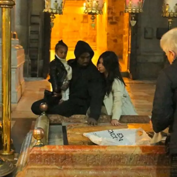 Además, la familia pudo visitar lugares importantes en la historia cristiana.