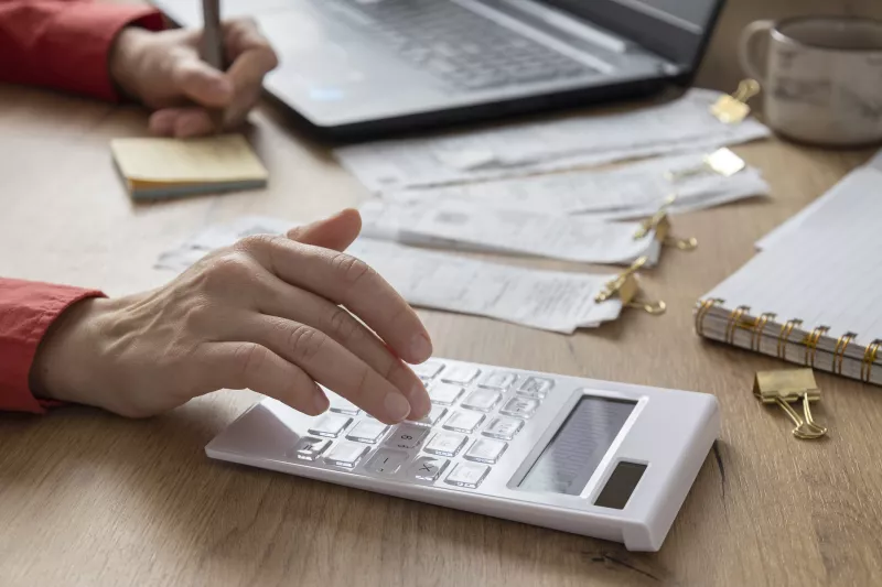 ¿Cuánto pagan de ISR las personas físicas en 2024 y cómo se calcula?