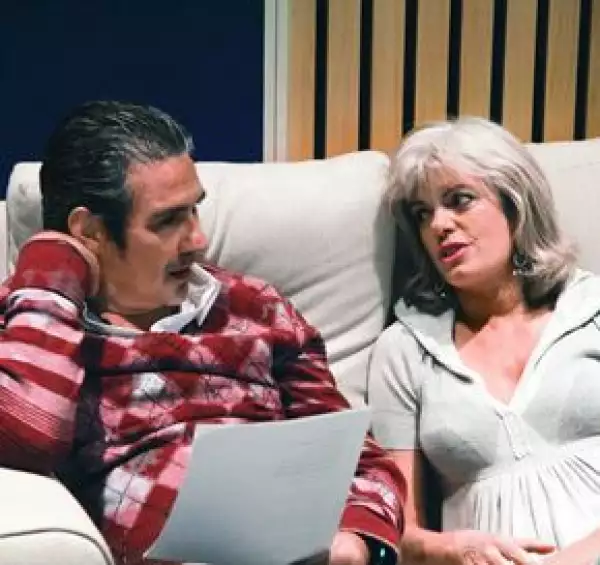 Pedro y Philippa acompañaron a la futura novia al estudio de grabación. Ambos dijeron sentirse muy contentos al ser testigos del talento que tiene su hija.