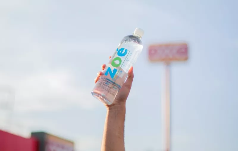 Zoé water.