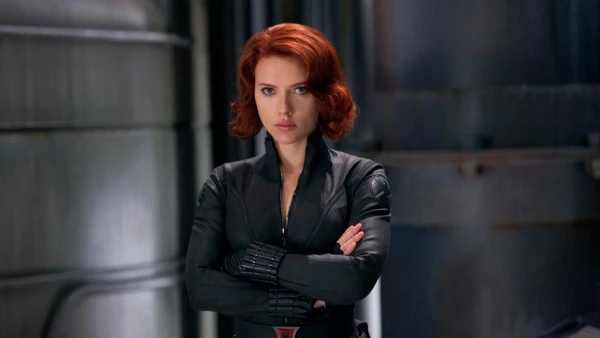 Scarlett Johansson como Black Widow