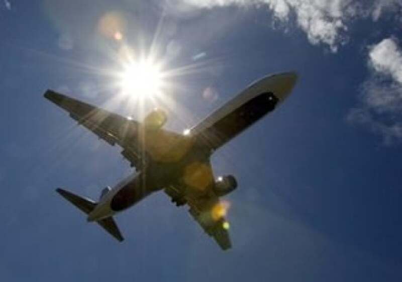 La utilidad neta de UAL se disparó a 273 mdd. La ganancia neta de Delta fue de 467 mdd. (Foto: AP)