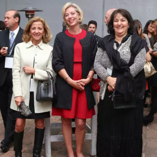 Mercedes Sáenz, Mercedes Aranzabal y Gabriela Yarza.