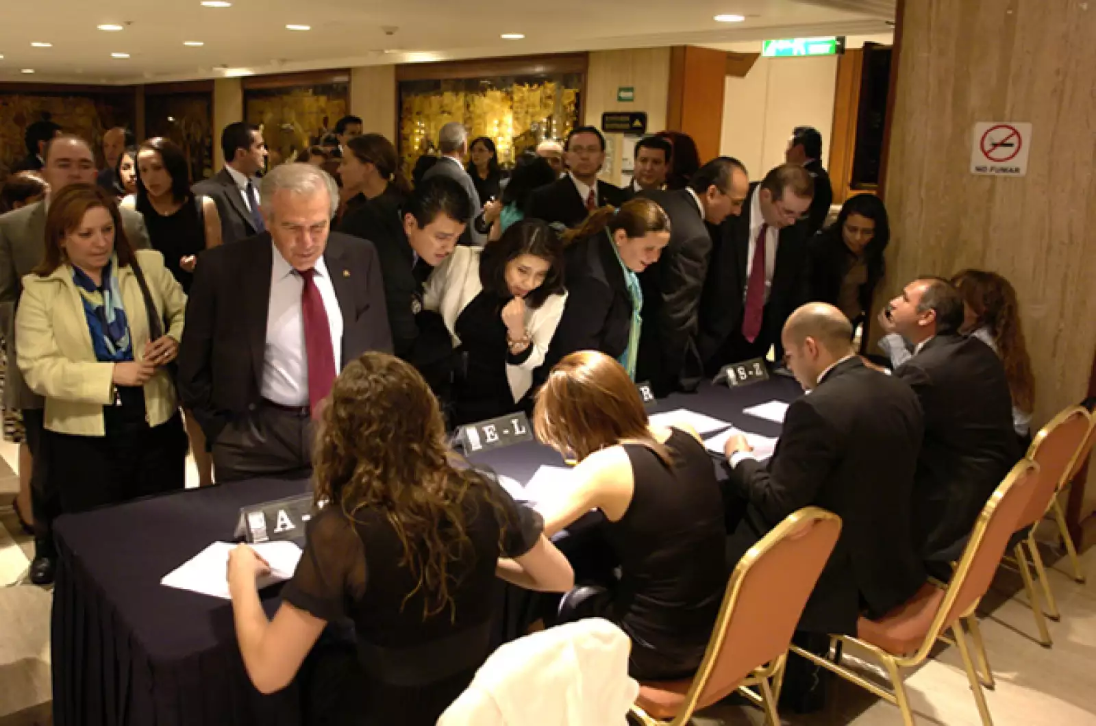 Los invitados llegaron a la hora solicitada para registrarse y entrar al evento.