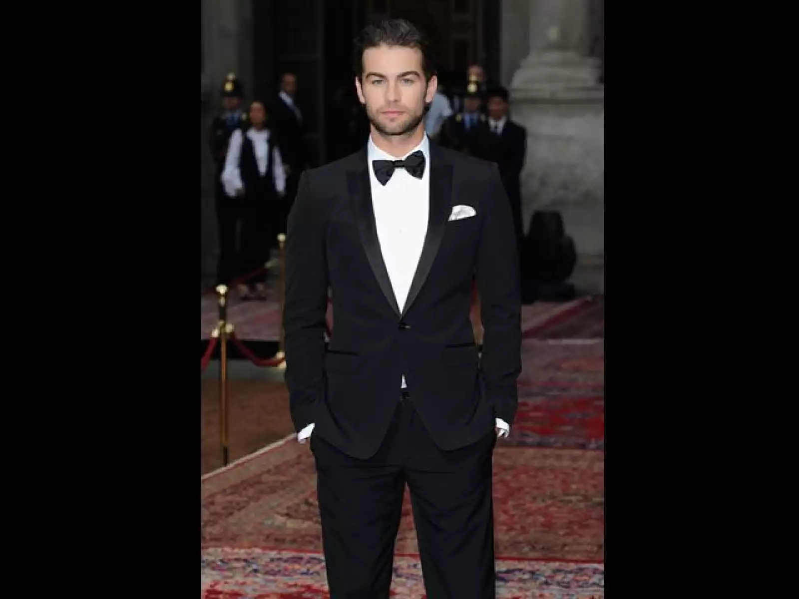 El actor que protagoniza a Nate en la serie Gossip Girl, se veia muy elegante y también estuvo invitado a la fiesta VIP.