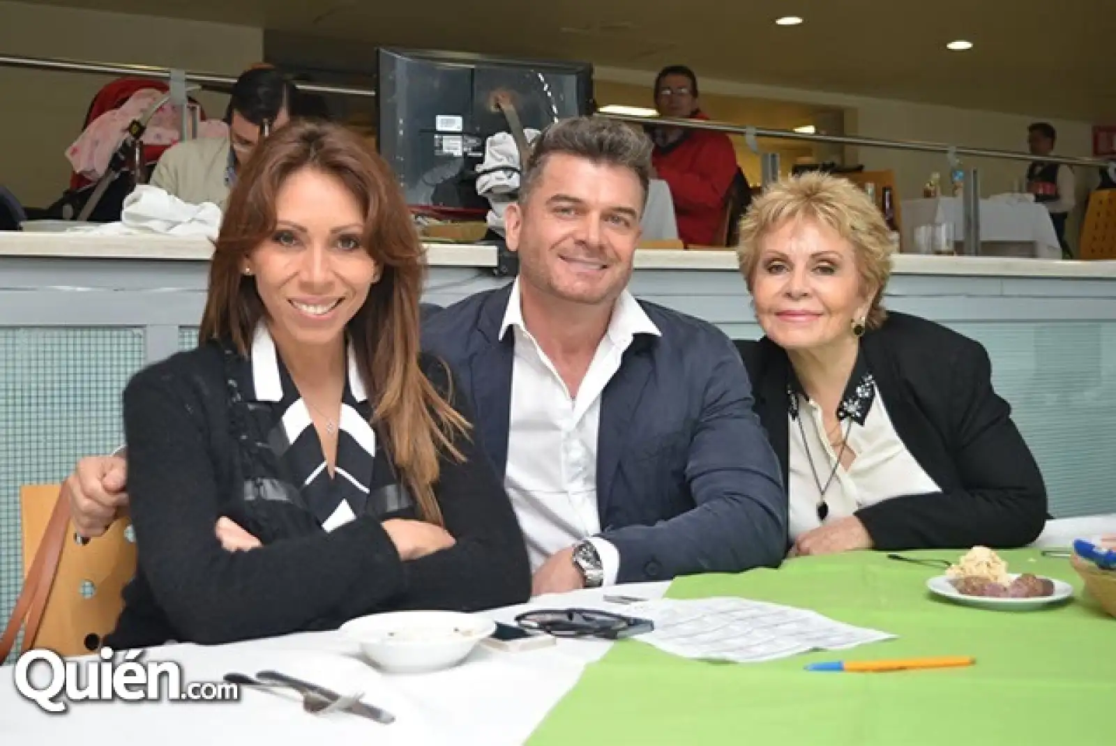 Amaranta Ruiz,Sergio Basañez y Mary Rodríguez.